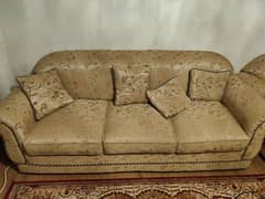 Good condition sofa set 7 seater