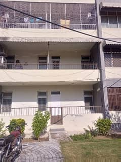 10 Marla Flat For Sale