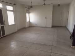 10 Marla Flat For Rent