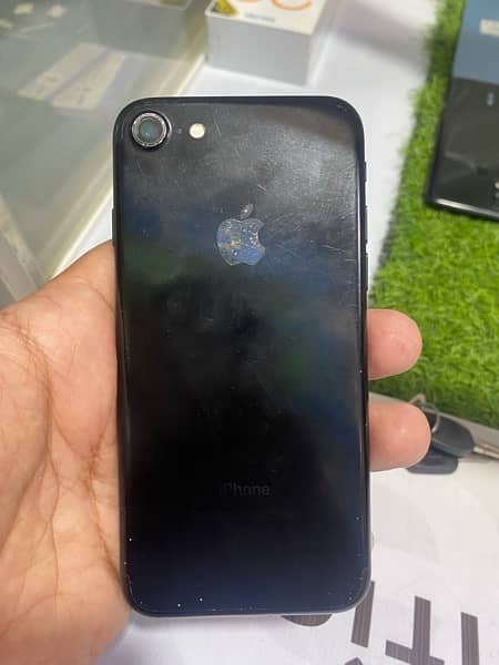 i phone 7 PTA approved l. 32Gb jv cash only final 0