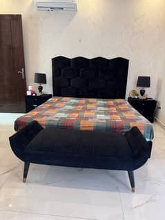 bed set black like new condition