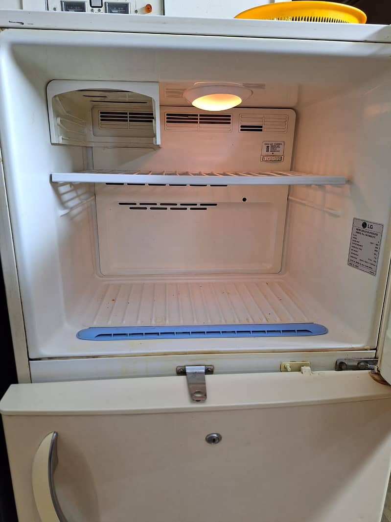 LG REFRIGERATOR 4