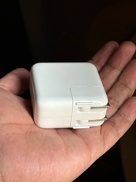 APPLE ORIGINAL 30 Watts Adapter 5