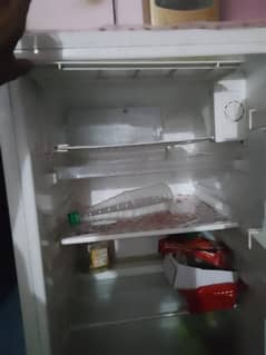 good condition room fridge bht kam bijli leta hai