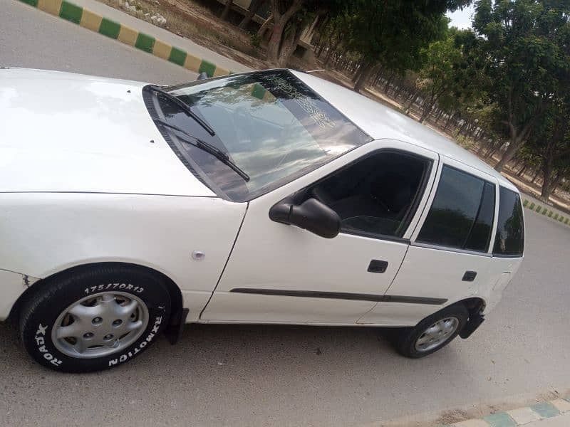 Suzuki Cultus 2012 11