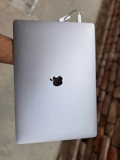 Apple macbook pro moddel 2141 2019 16 inch