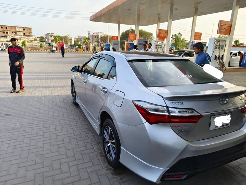 Toyota Corolla Altis Automatic 1.6 2018 6