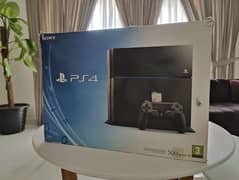 PS4 Fat 500gb brand new condition with 2 controller and box