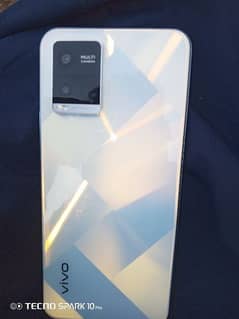 VIVo y21 with box and charger