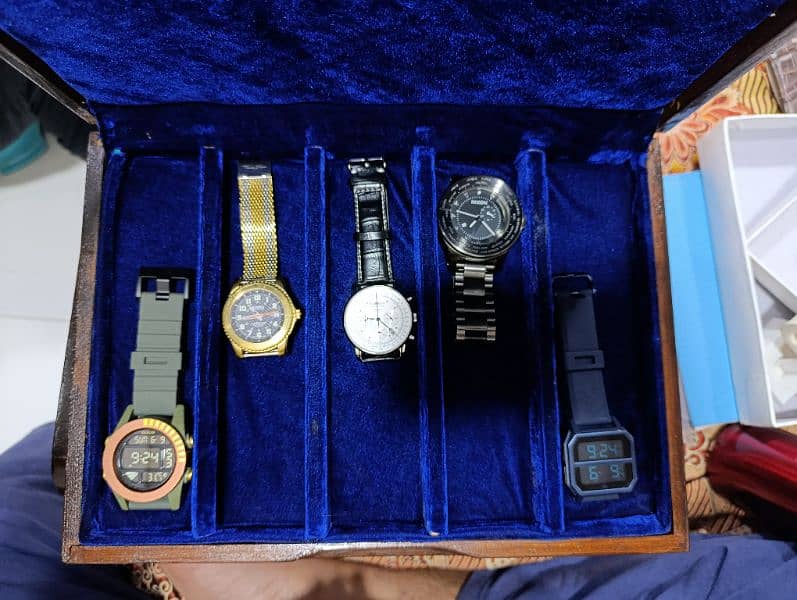 High Quality Wooden Watch collection box with thick foamic protection 0