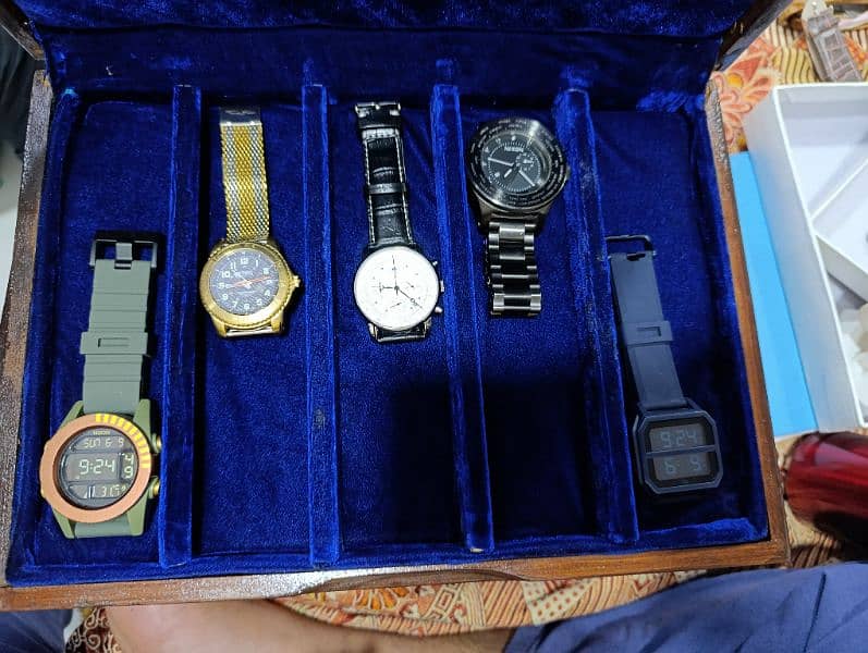 High Quality Wooden Watch collection box with thick foamic protection 2