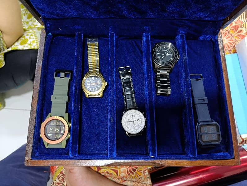 High Quality Wooden Watch collection box with thick foamic protection 10