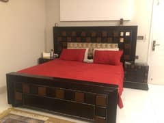 master bed comes with side tables and matres first come first get