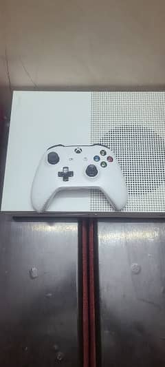 XBOX ONE S 1 TB WITH CONTROLLER