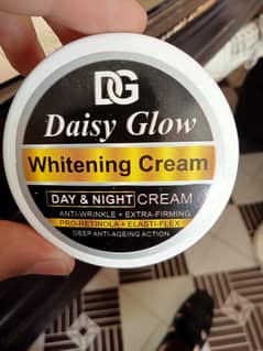 Daisy glow whitening cream