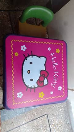 hello kitty table with 2 chairs