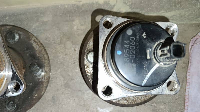 Toyota Corolla X Altis 2021 wheel Hub set for sale 2