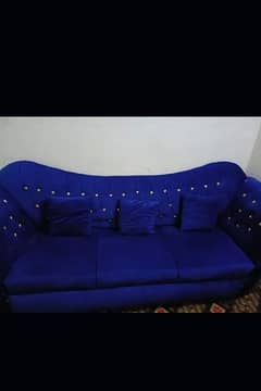 velvet king size lush conditon sofa