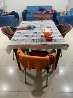 Dining table with 8mm Glass top
