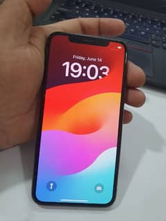 iphone XS. 64GB  pta approved