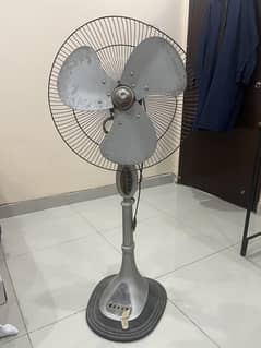 Pedestal fan for sale