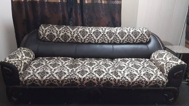6 seater sofa set and table clean condition 0