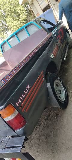 Toyota Hilux loader