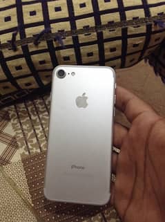 iphone7 pta prouf 32gb 10by10 with white color only battery change
