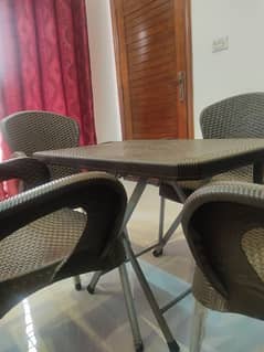 Table and 4 chairs set