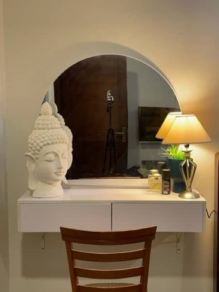 Mirror with Wall Mounted Dressing Table 2