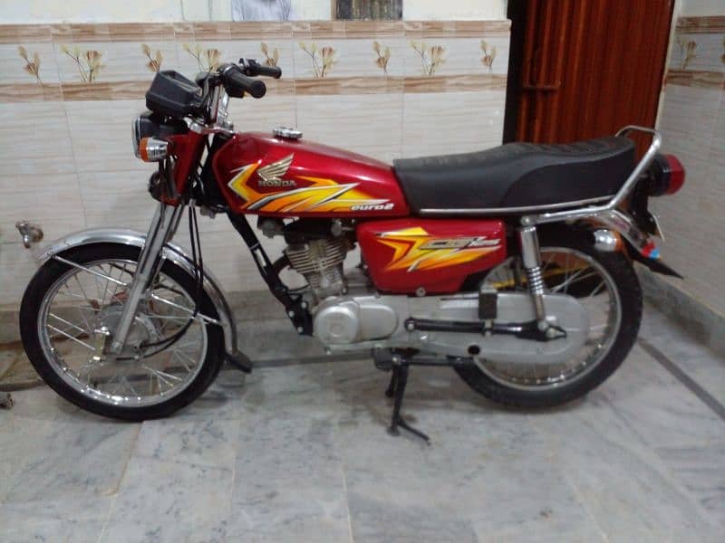 Honda 125 in good condition  21 model vip number 0