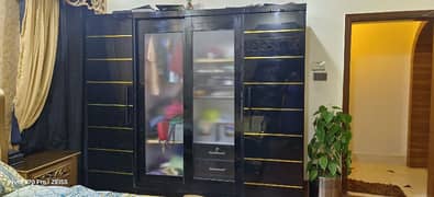 black n gold wardrobe