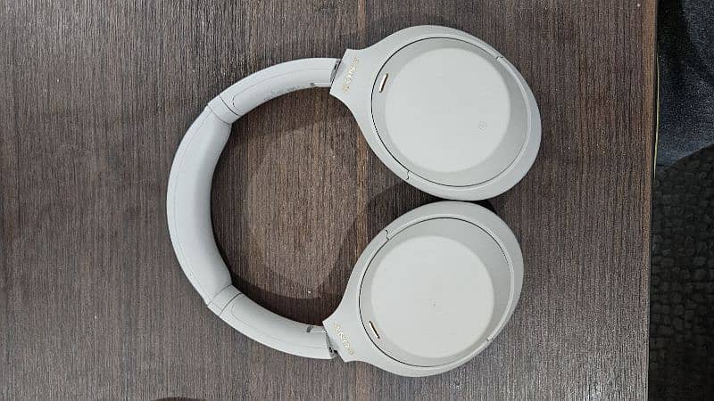 Sony WH-1000XM4 Wireless Noise Cancelling Headphones 4