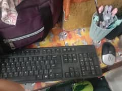 Acer monitor. stone CPU . dell keyboard. HP mouse