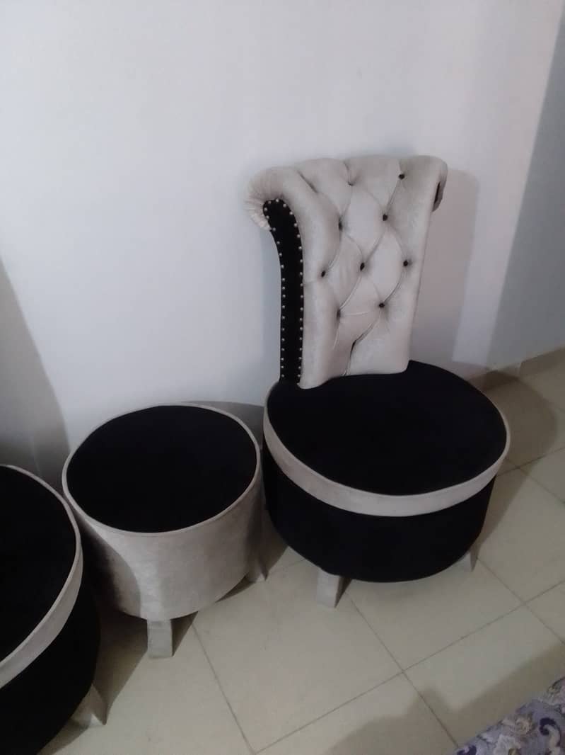 Bed Room Chairs with Center Table 2