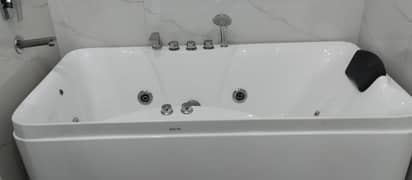 Bath Tub new 10/10 condition 03214232231