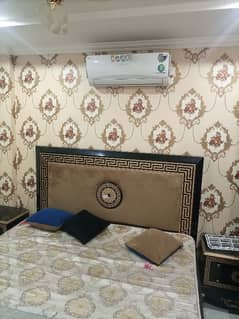 1 BED FULLY LUXURY FURNISH IDEAL LOCATION EXCELLENT FLAT FOR RENT IN BAHRIA TOWN LAHORE