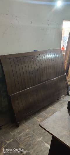 wooden double bed available in very low price