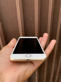 iPhone 7 Plus golden colour