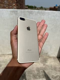 iPhone 7 Plus golden colour