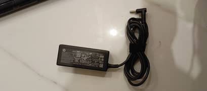 HP blue pin charger with power cable
