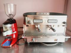 Coffee machine, coffee beans grinder