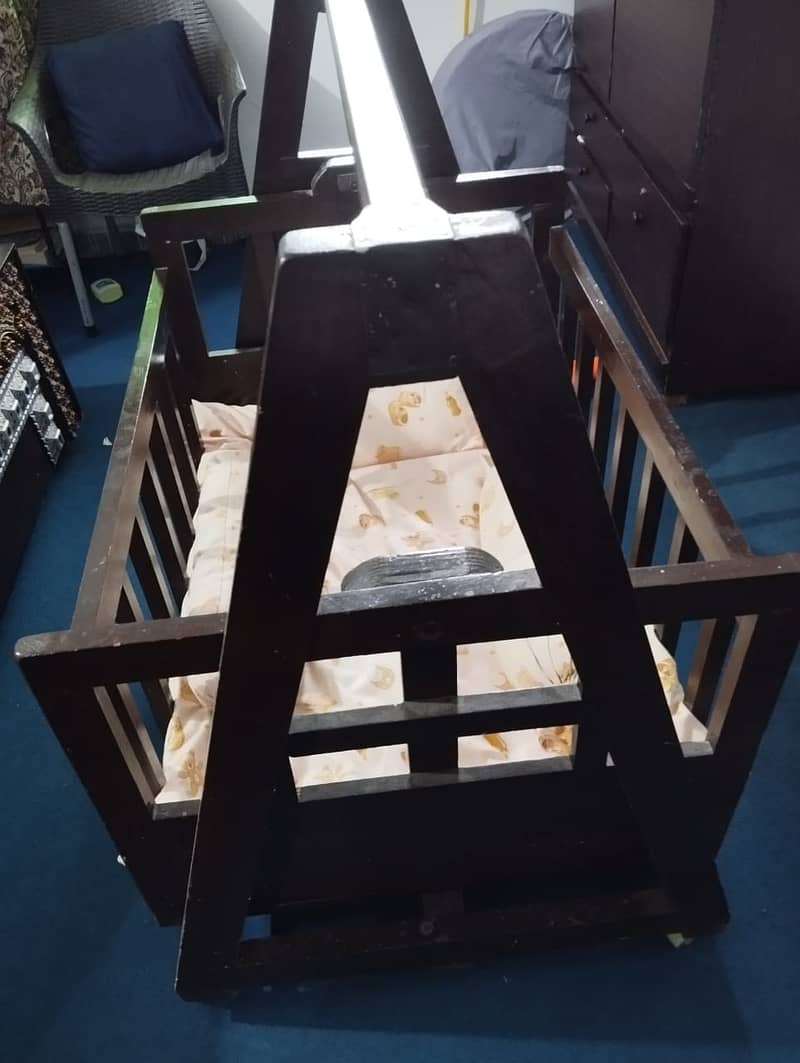 Baby swing/ Baby cot 3