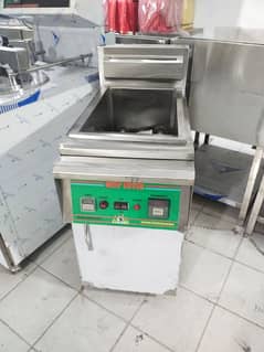 24Ltr Fryer New Available/pizza oven/conveyor/hotplate/counter/grill