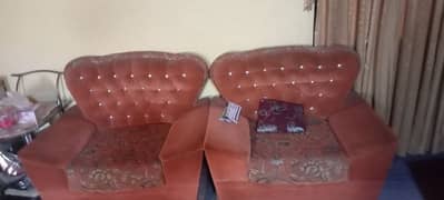 hello everyone I am selling me sofa set just like new in just Rs. 40000