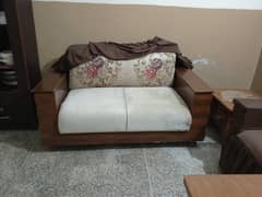 Good condition 5 seater sofa set highly meterial used . .