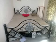 IRON BED WITH MATRICE