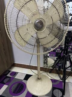 urgent for sale GFC Full size pedestal fan