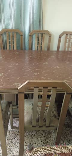 6 Seater Beautiful Dining table