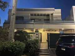 1 Kanal Corner Double-Unit Used House For Sale in State Life Sector D Phase 1 Lahore Original Pictures